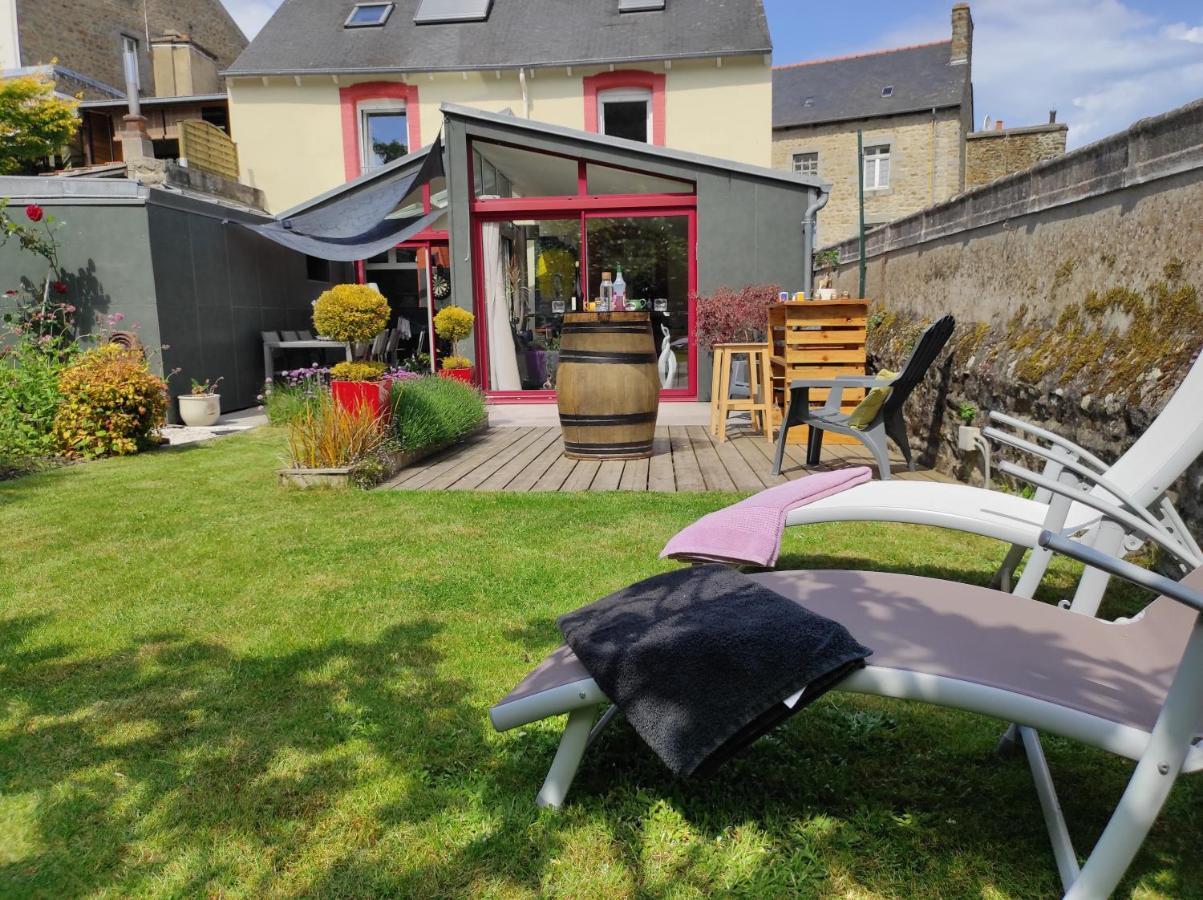 Aux Trois Palmiers Bed & Breakfast Saint-Brieuc Exterior photo